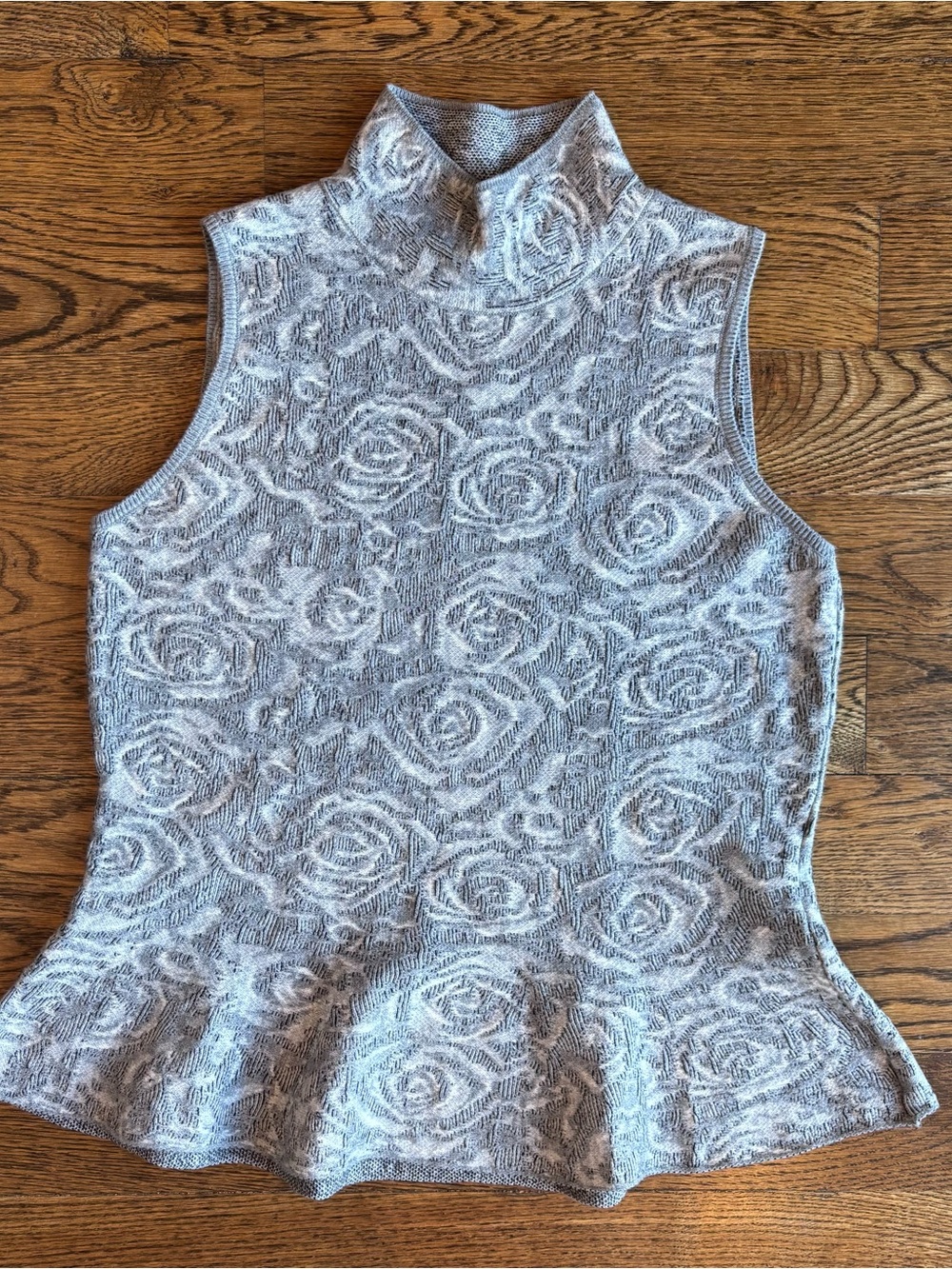 NWTWhite House Black Market Rose Jacquard Sleeveless Mock Neck Peplum Top | M
